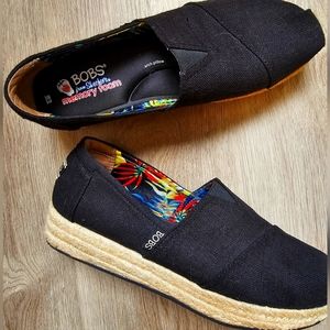 Skechers BOBS size 9